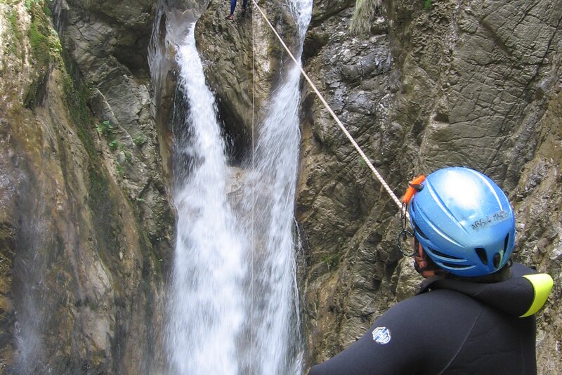 Canyoning su cascata
